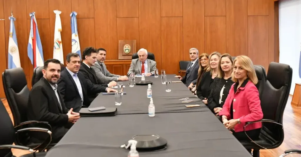 El STJ y el CGE firmaron un convenio para garantizar el acceso a la educación de jóvenes en conflicto con la ley penal