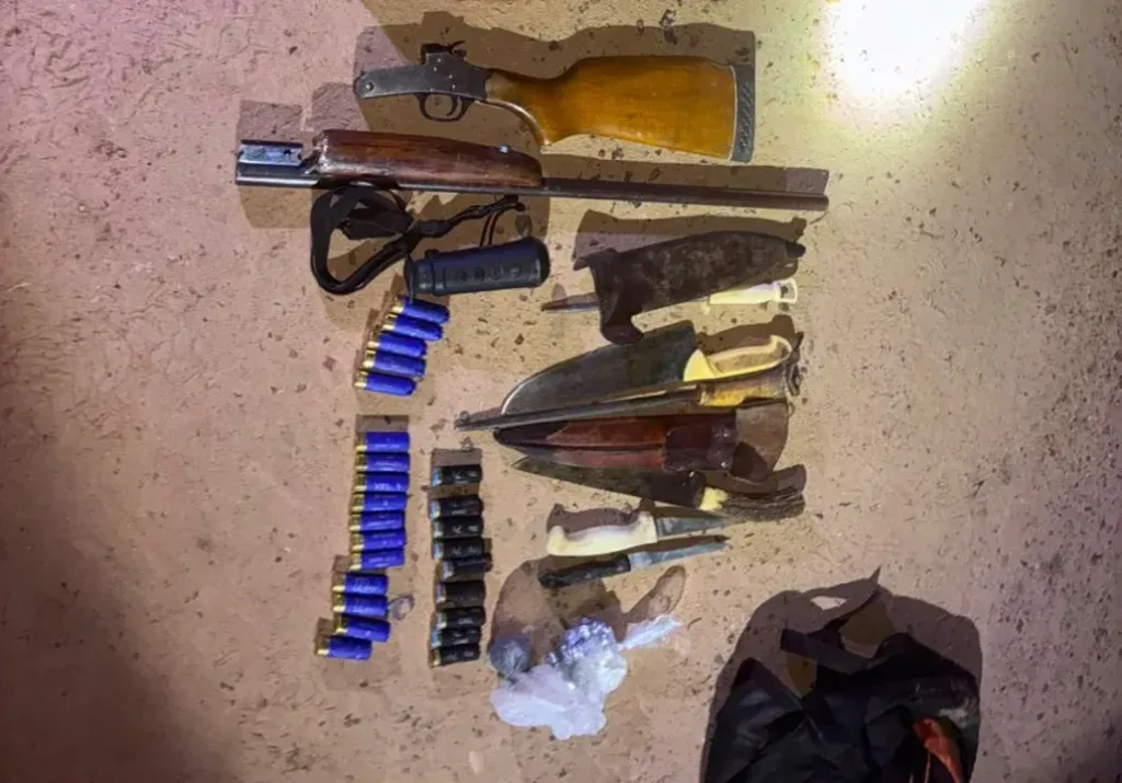 Cuatro cazadores furtivos fueron sorprendidos con un visor nocturno, un arma ilegal y carne de carpincho