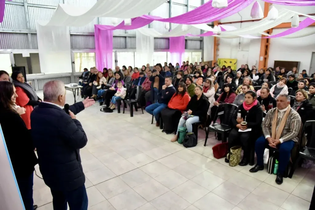 Exitosa convocatoria del curso sobre cuidado de personas mayores en Concepción del Uruguay