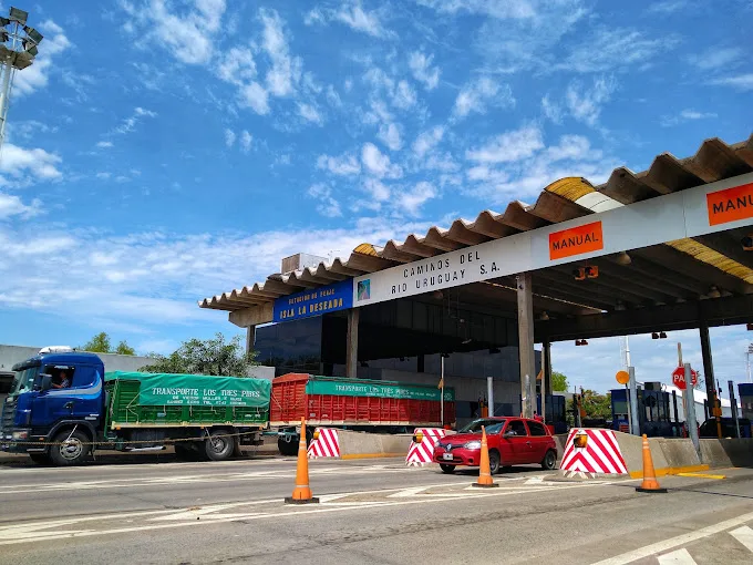 Polémica por el aumento del peaje en el puente Rosario-Victoria: el pase para autos supera los $5 mil