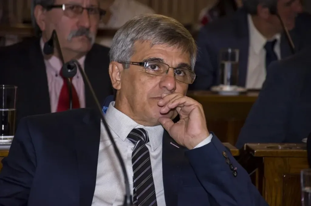 A confesión de parte: un senador oficialista admitió que perdería un beneficio con la nueva ley jubilatoria