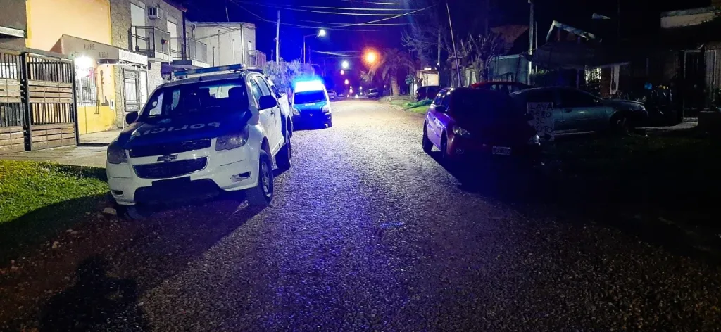 Un hombre fue baleado en su casa y durante el allanamiento secuestraron casi 2 kilos de cocaína