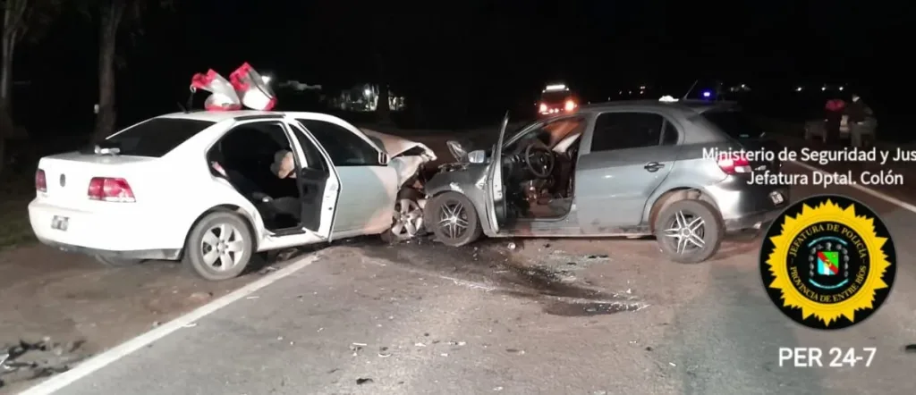 Choque entre dos autos en la Ruta 135: cinco personas resultaron lesionadas