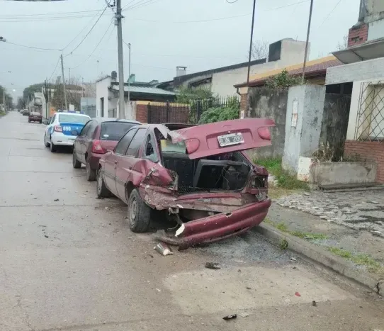 Investigan daños a un vehículo estacionado en Nogoyá