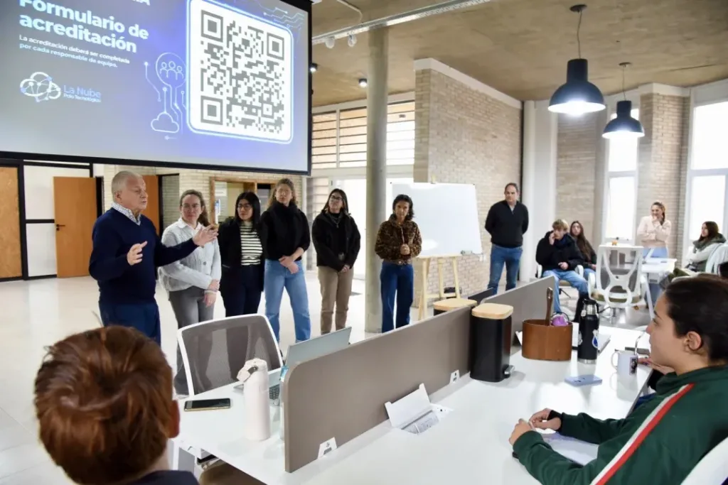 CiudadanIA: jóvenes diseñan soluciones para los desafíos de la ciudad