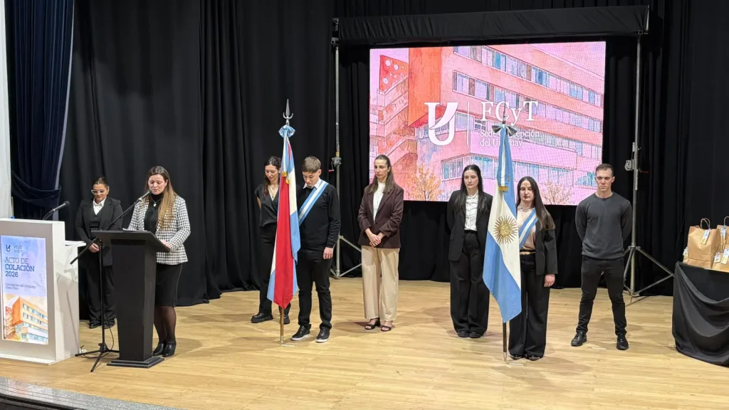 La Facultad de Ciencia y Tecnología celebró la colación de 125 nuevos graduados y graduadas