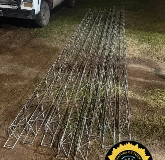 Recuperaron ocho cabreadas de hierro robadas de una obra en construcción