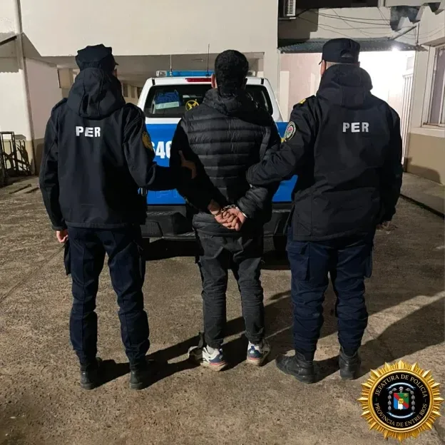 Baleó a un ciclista en plena calle, se entregó y quedó detenido en Federal