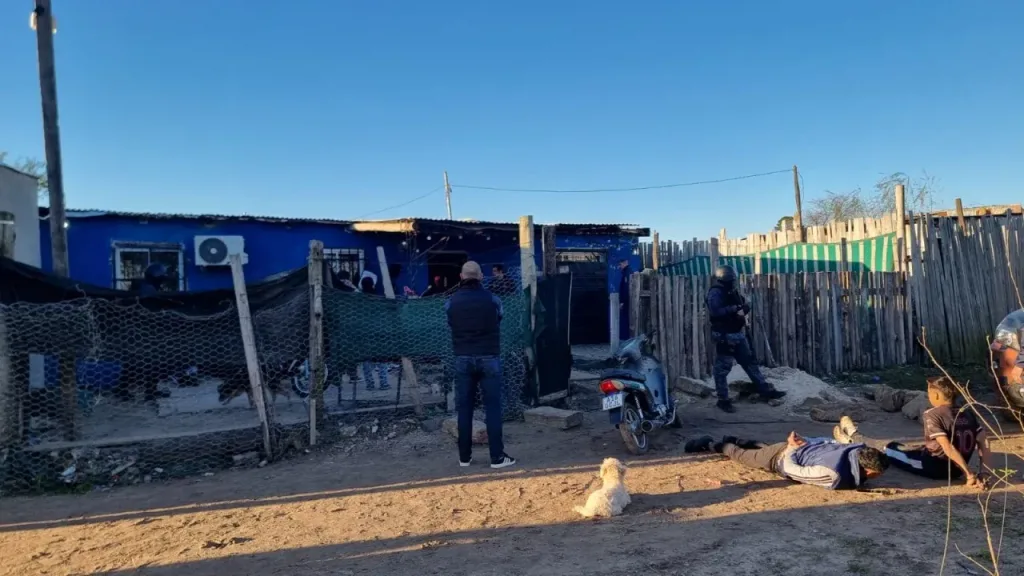 Nueve allanamientos en Concordia: 8 detenidos y más de 220 envoltorios de droga secuestrados
