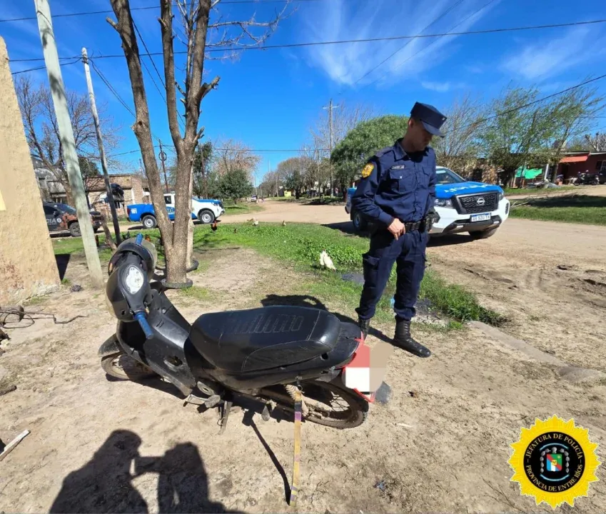 Allanamiento en Federal: secuestraron celulares, un auto y una motocicleta