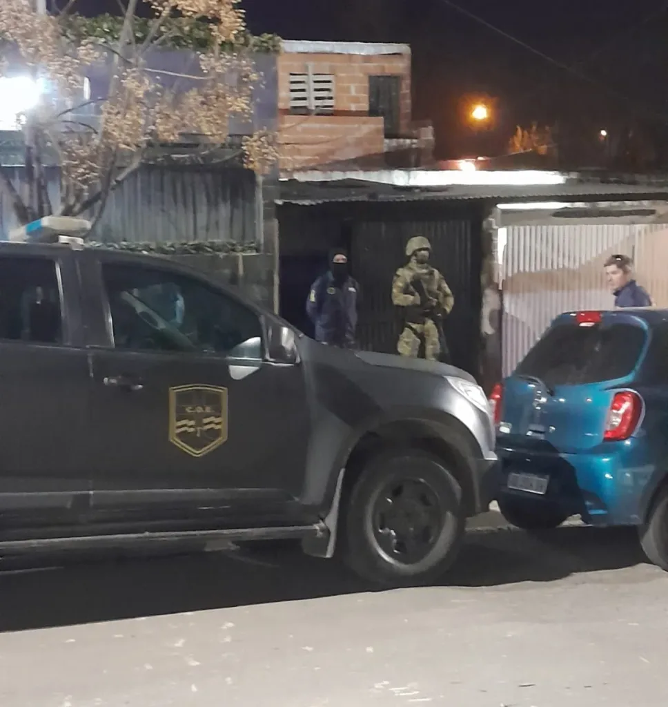 Paraná: Más de 50 dosis de droga secuestradas y tres detenidos en un allanamiento