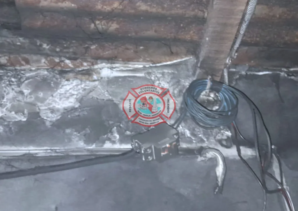 Se incendió parte de una vivienda durante la madrugada