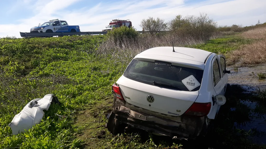 Un hombre resultó herido tras despistar y chocar contra un guardarrail en la Autovía 14