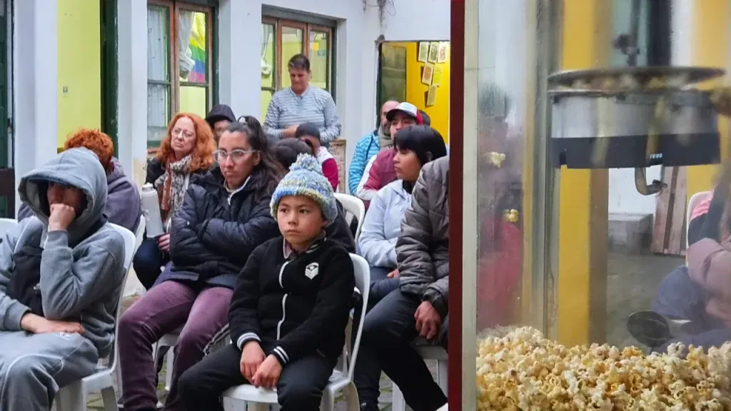 “Cine y Comunidad” llegó a las escuelas “Tadea Jordán” y “Lorenzo Sartorio”