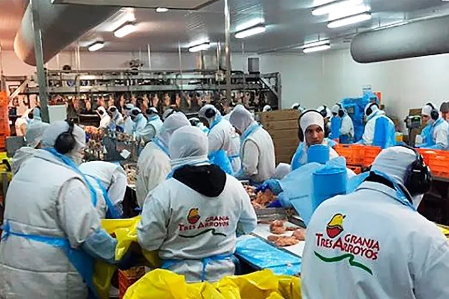El gobierno provincial suma alivio fiscal y asistencia para los trabajadores de Granja Tres Arroyos