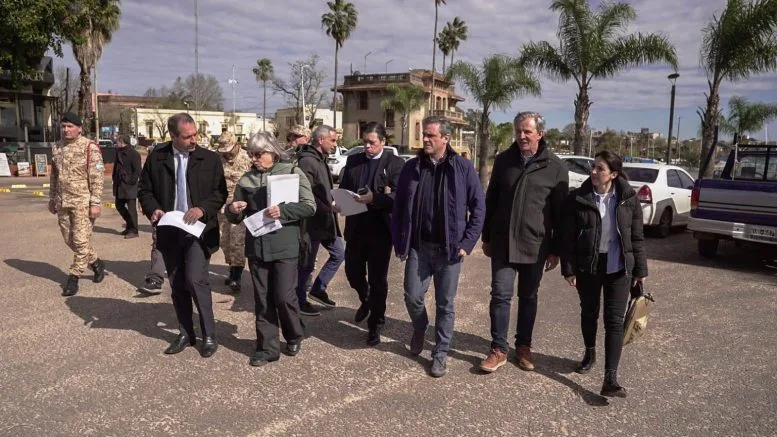 La Justicia recorrió la costa de Colón para evaluar el impacto de la planta de combustible sobre la toma de agua