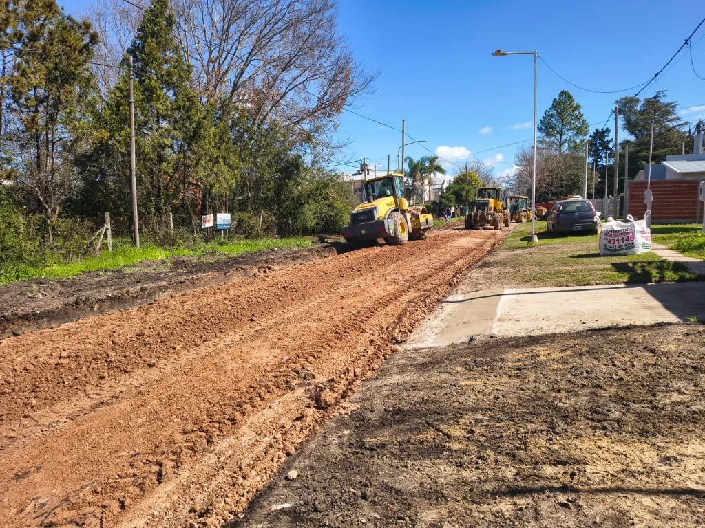 Vuelven a acondicionar calles en barrio San Isidro