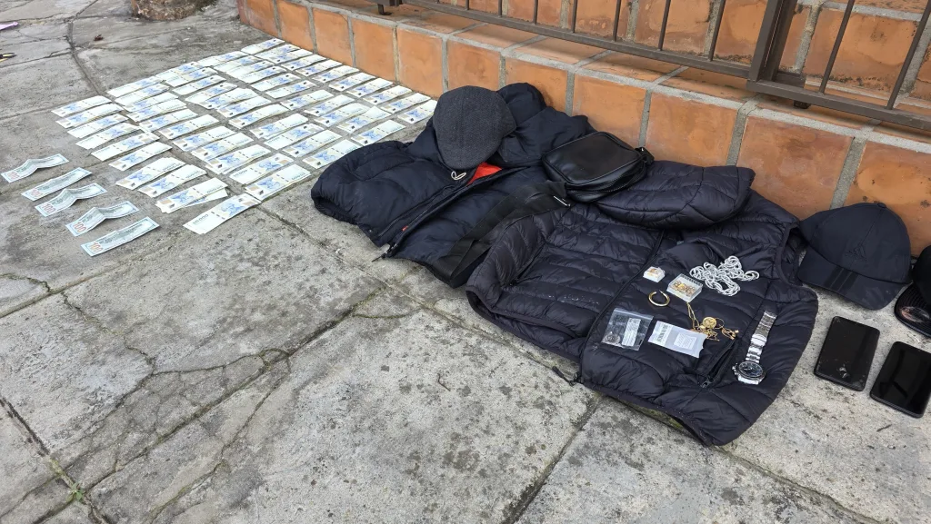 Dos hombres detenidos en Concordia con millones de pesos, dólares y joyas de oro