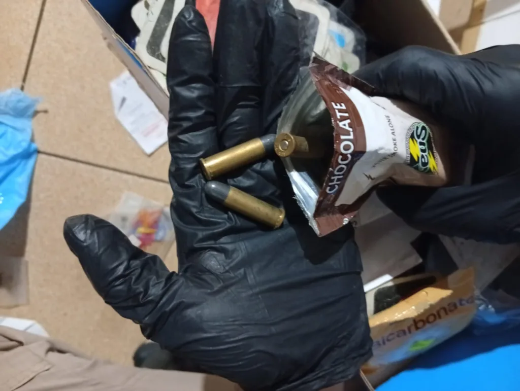 Allanaron un hotel alojamiento en Chajarí por una causa de microtráfico: cuatro detenidos
