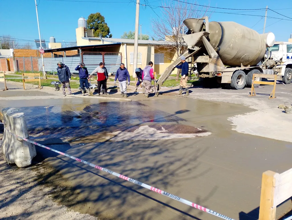 El Municipio avanza con bacheo en 19 puntos de calles de Villa Las Lomas Sur