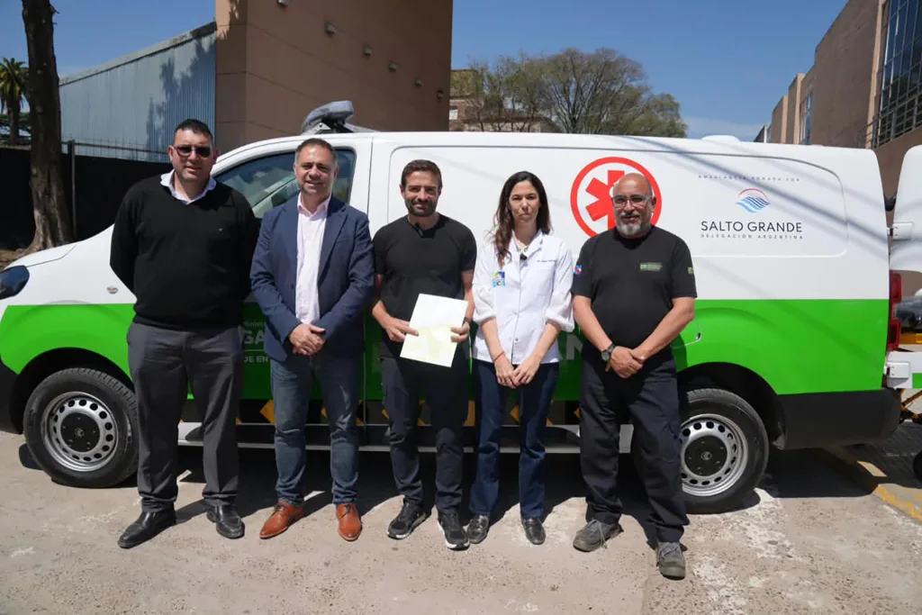 El Hospital Urquiza recibió una nueva ambulancia y avanzan las obras de la terapia intensiva