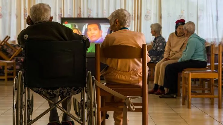 Realizan visitas y controles a las residencias de personas mayores