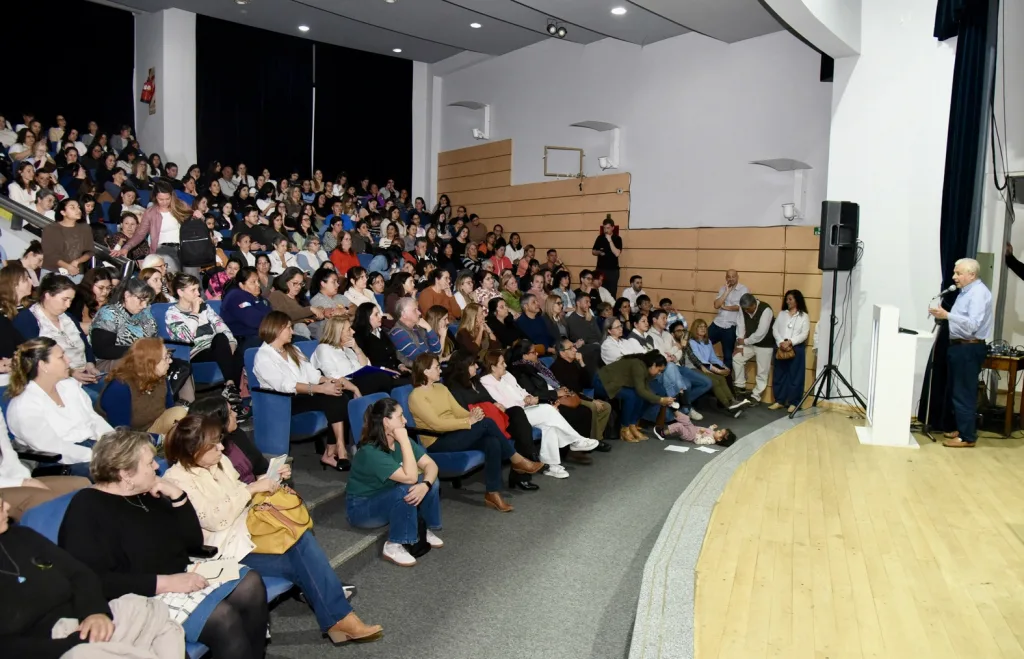 Más de 450 personas participaron de la charla de Lucas Raspall