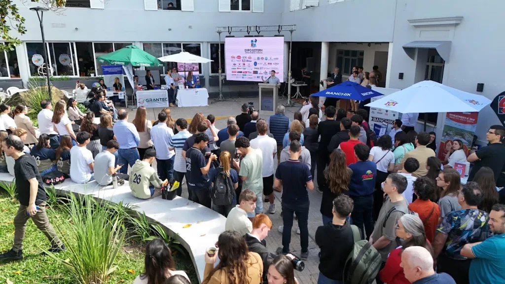 Más de 50 empresas participaron de la 4° Expo GOTERH en la UTN de Concepción del Uruguay (Galería de imágenes)