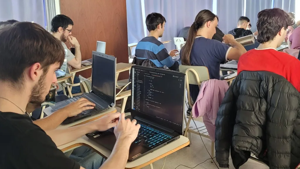 CONEAU acreditó por seis años la Licenciatura en Sistemas de Información de la FCyT