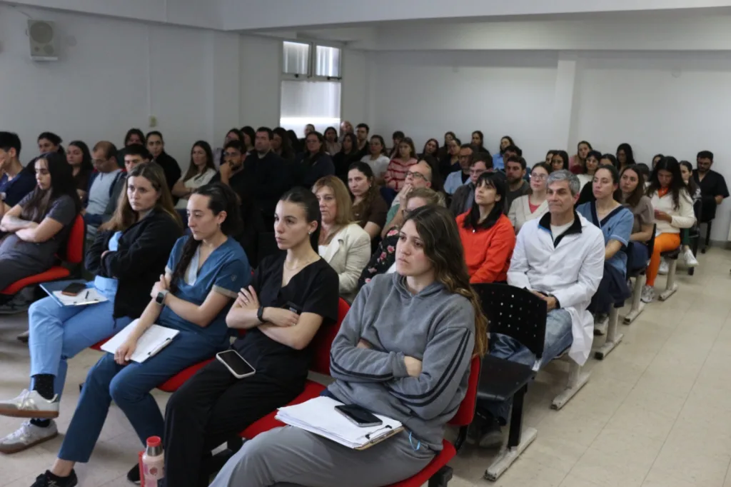 A sala llena se realizó la primera jornada de la capacitación “Certificación Médica en la Práctica Real”