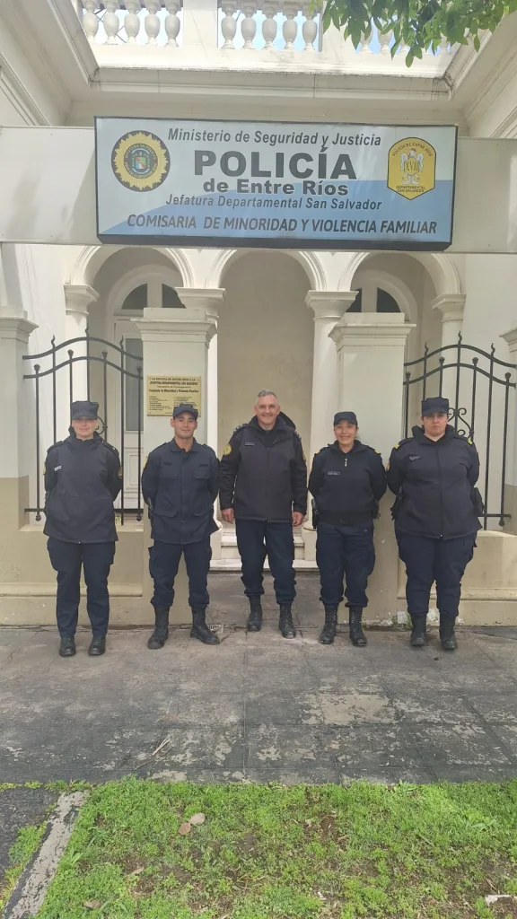 Encontraron a un nene de 3 años solo en la calle y durante más de una hora buscaron a su familia