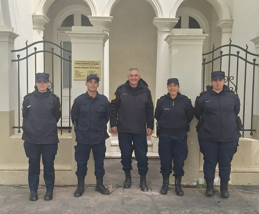 Encontraron a un nene de 3 años solo en la calle y durante más de una hora buscaron a su familia