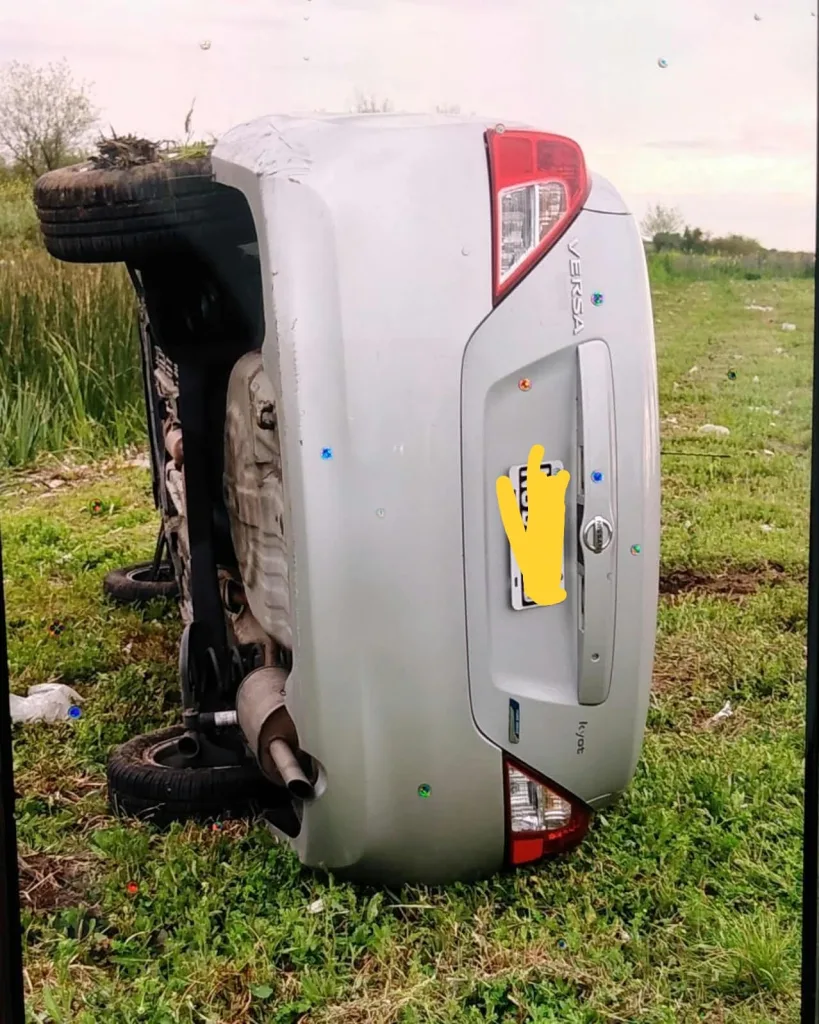 Volcó un auto en la Ruta 12: viajaban cinco personas, entre ellas tres menores