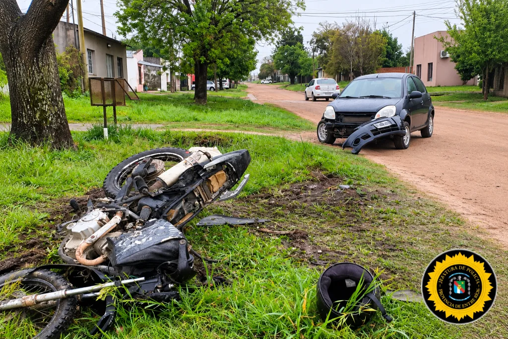 Villaguay: Un choque entre un auto y una moto dejó un herido con lesiones leves