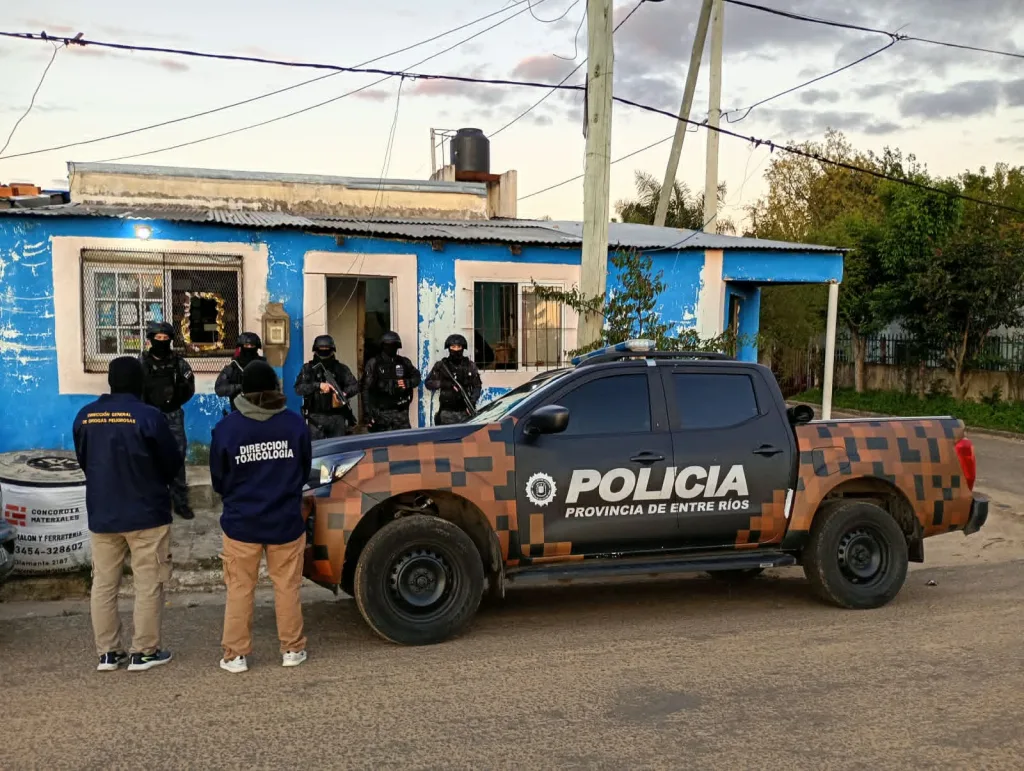 Cinco allanamientos en Concordia: secuestraron 420 envoltorios de cocaína y detuvieron a tres personas