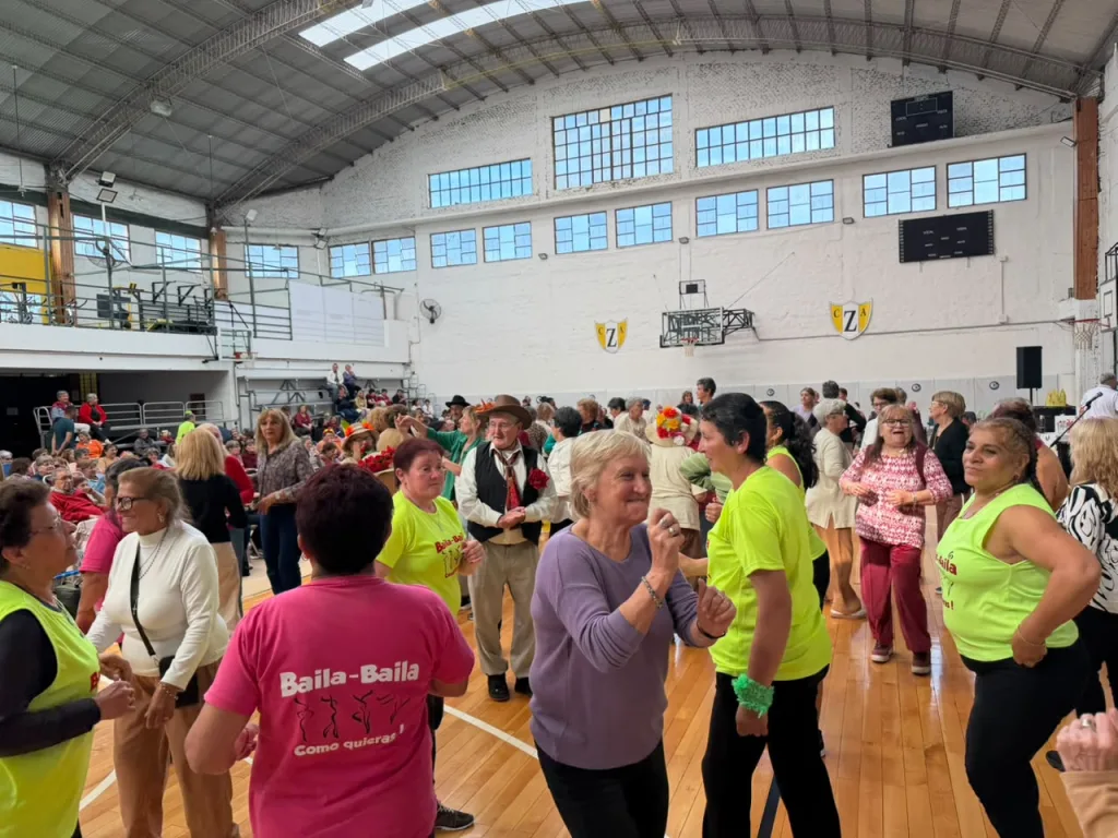 Adultos Mayores celebraron la llegada de la primavera
