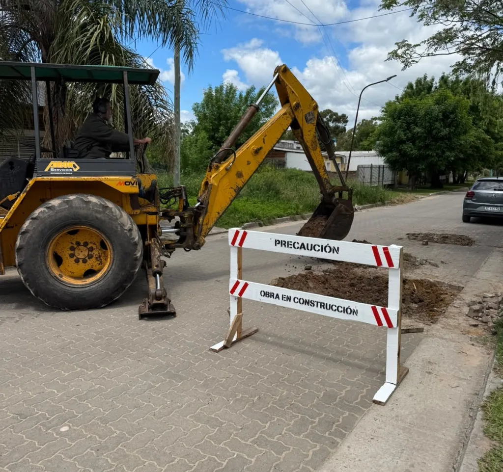 Comenzó el bacheo en 21 puntos de calles con adoquines