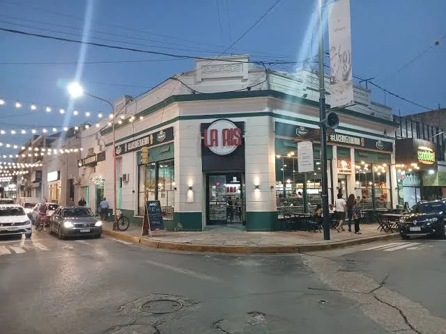 Cierra La Ris, una esquina histórica de Concepción del Uruguay